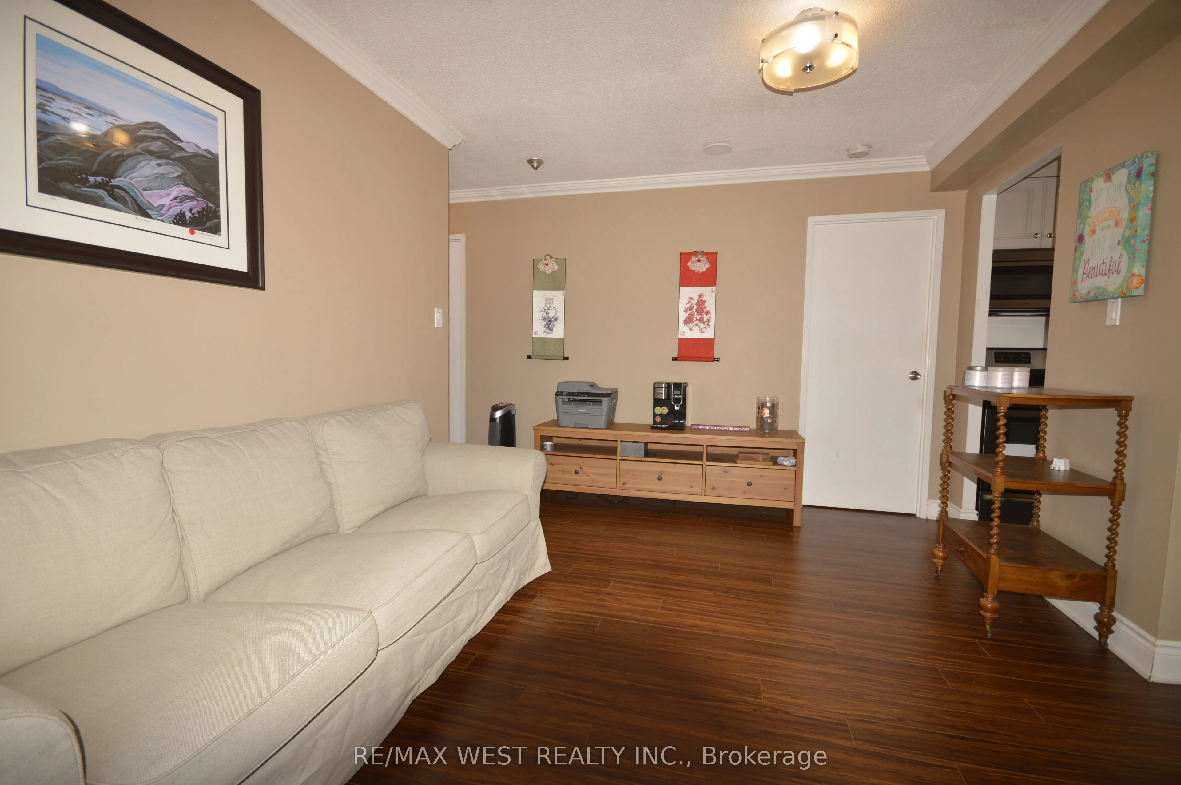 633 Bay Street 1623, Toronto C01, ON M5G 2G4