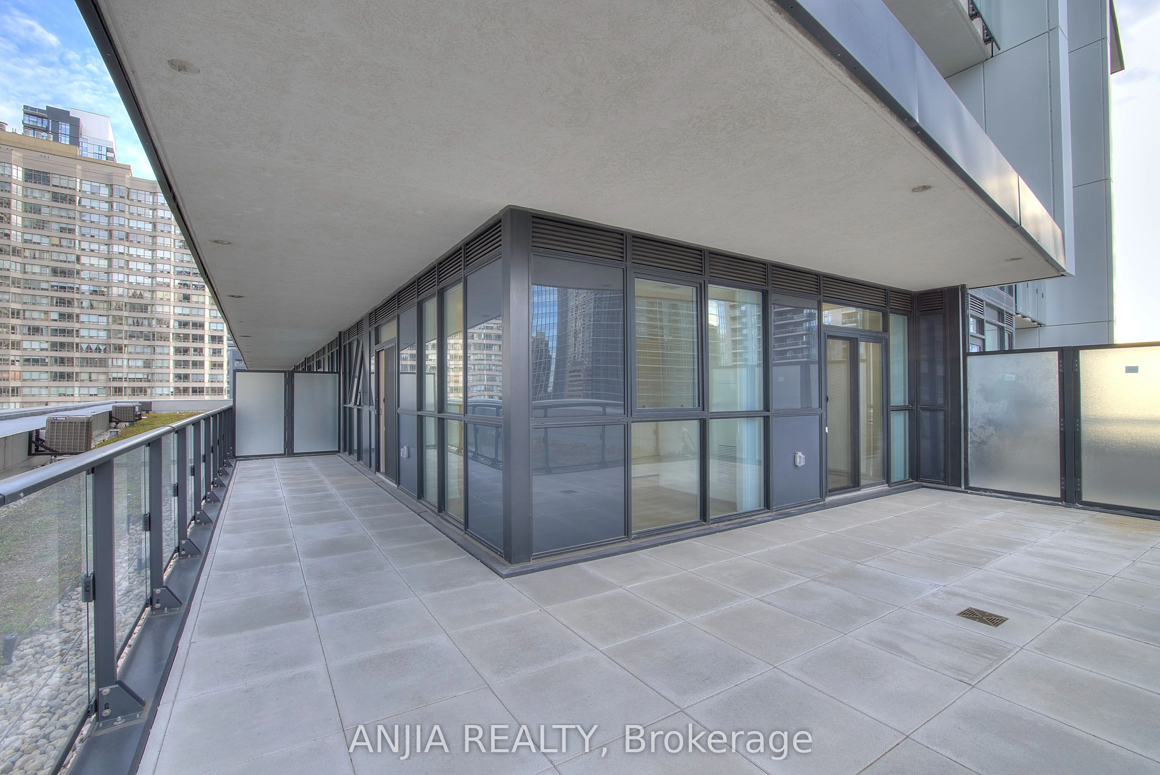 4955 Yonge Street 619, Toronto C14, ON M2N 0L8