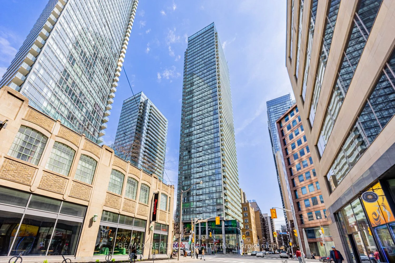 Condo Apartment in Toronto