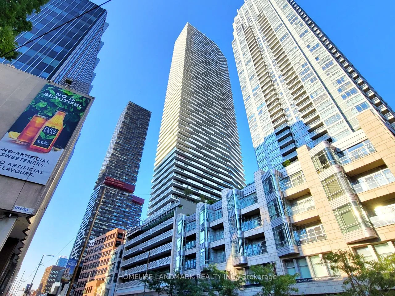 2221 Yonge Street 1510, Toronto C10, On M4s 2b4