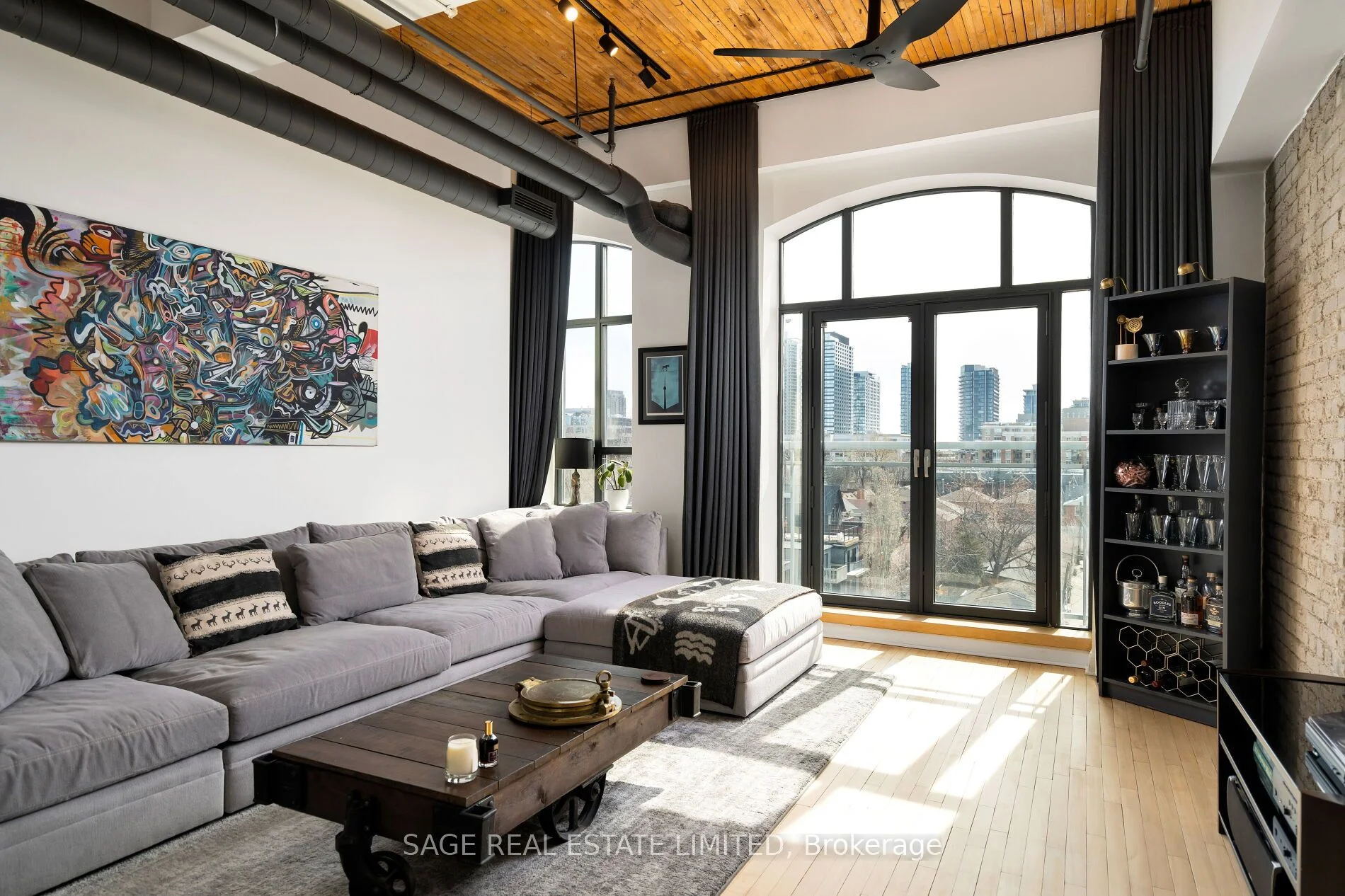 993 Queen Street W 407, Toronto C01, ON M6J 1H2