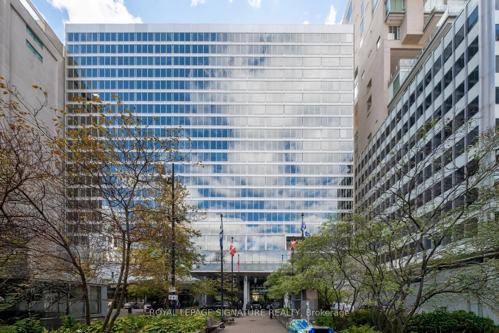 110 Bloor Street W 1201, Toronto C02, ON M5S 2W7