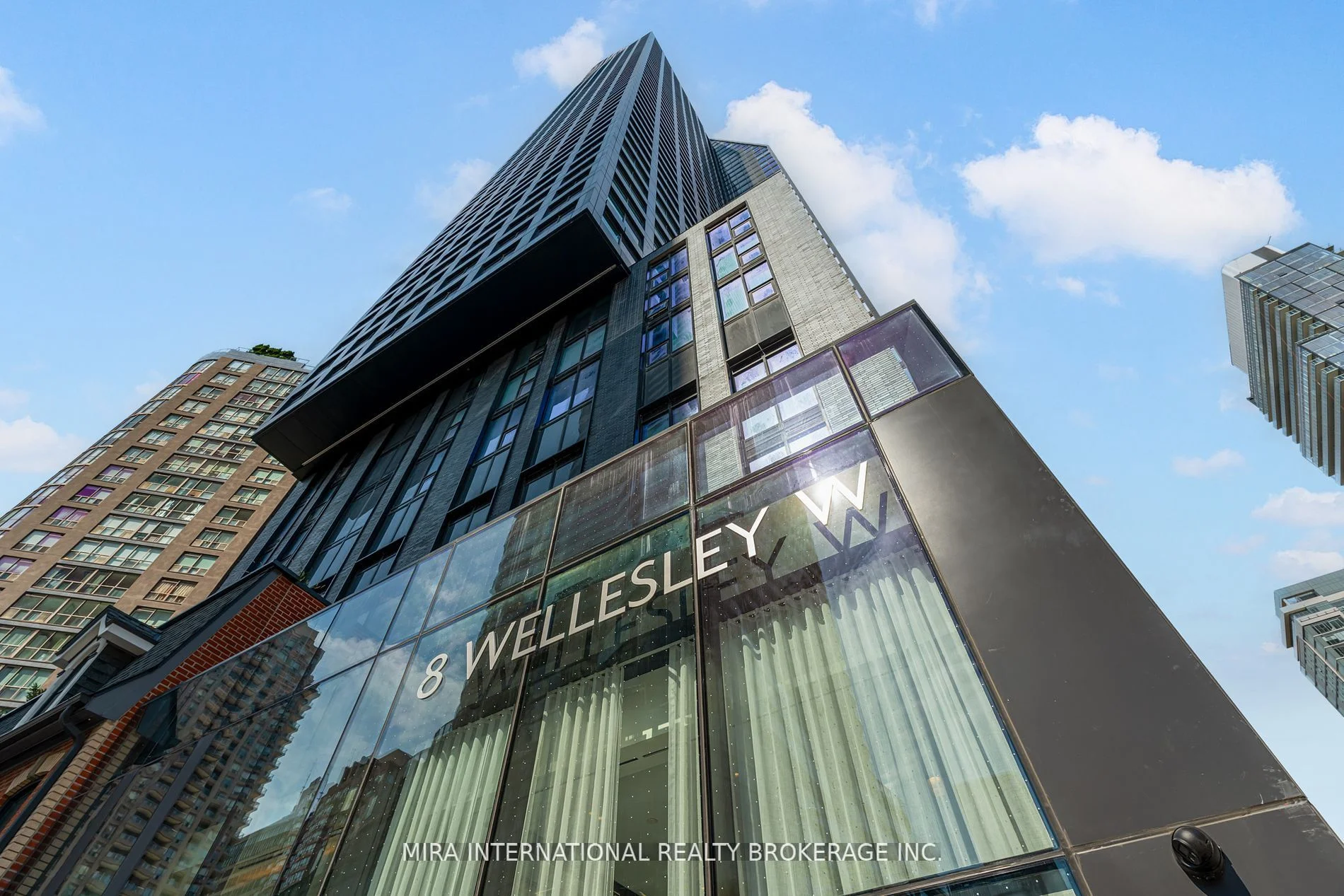 8 Wellesley Street PH06, Toronto C01, ON M5S 2G3