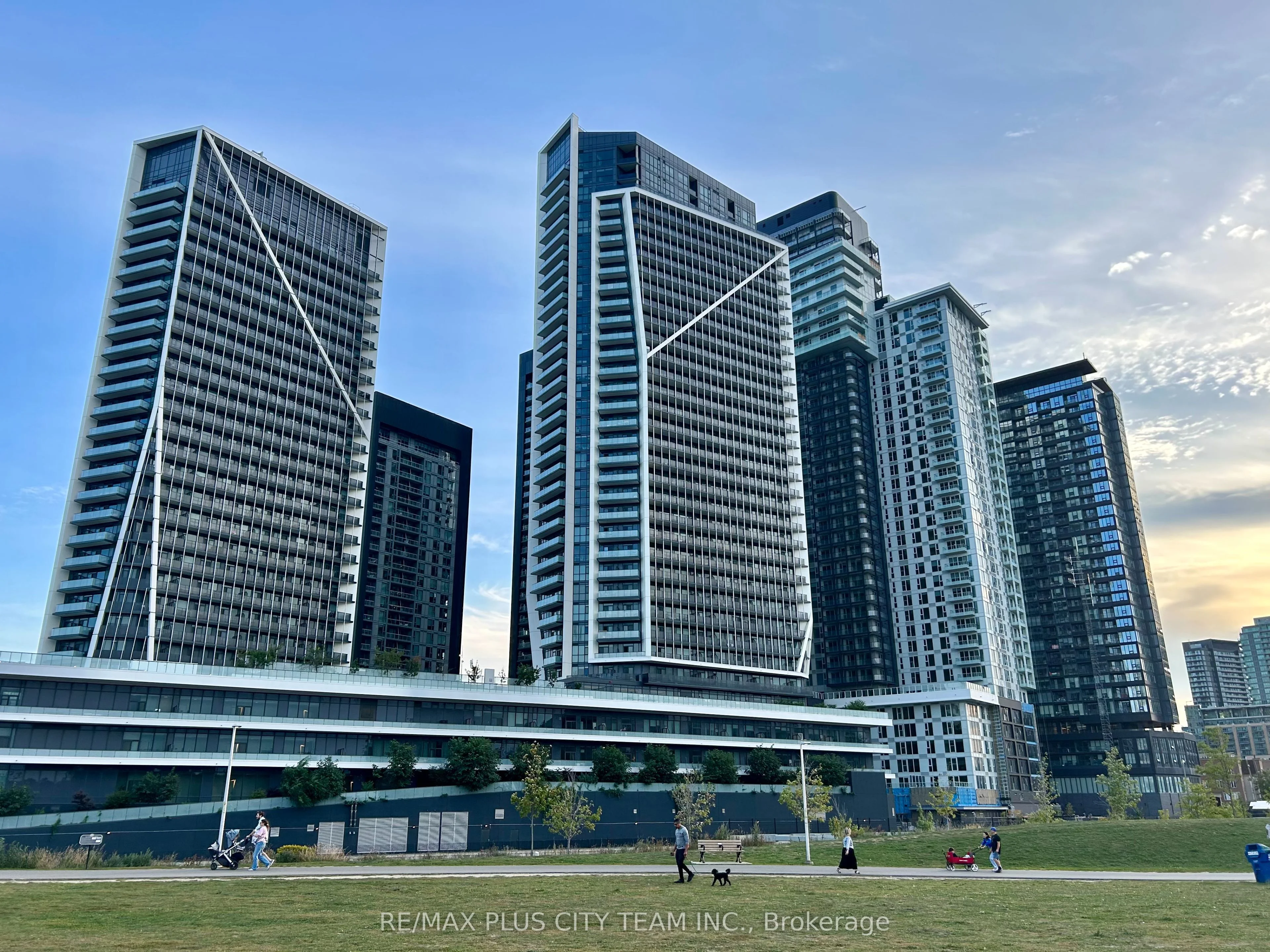 50 Ordnance Street 2208, Toronto C01, ON M6K 0C9
