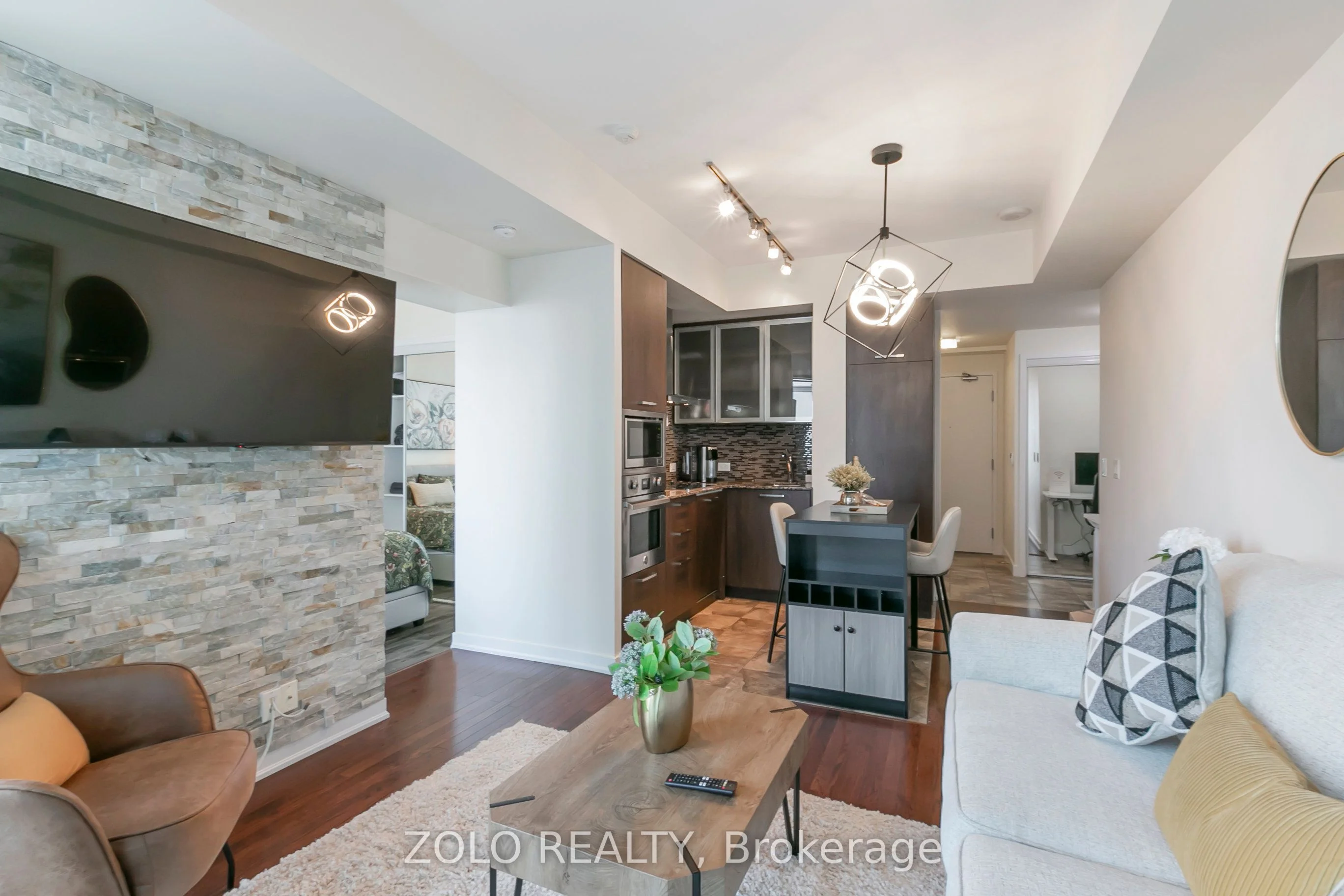 Condo Apartment in Toronto