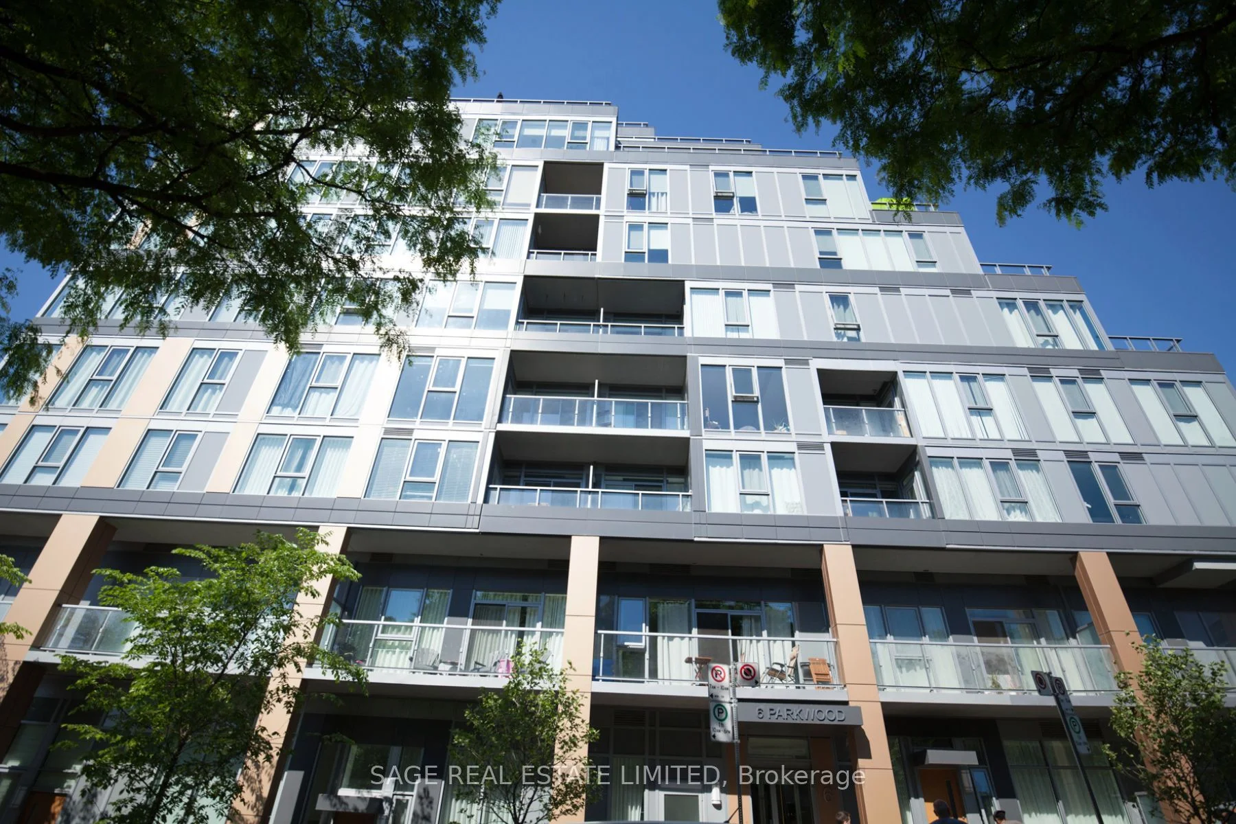 6 Parkwood Avenue 407, Toronto C03, ON M4V 0A3