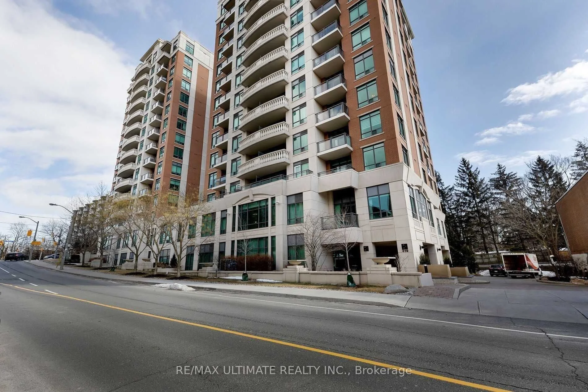 319 Merton Street 1009, Toronto C10, ON M4S 1A7