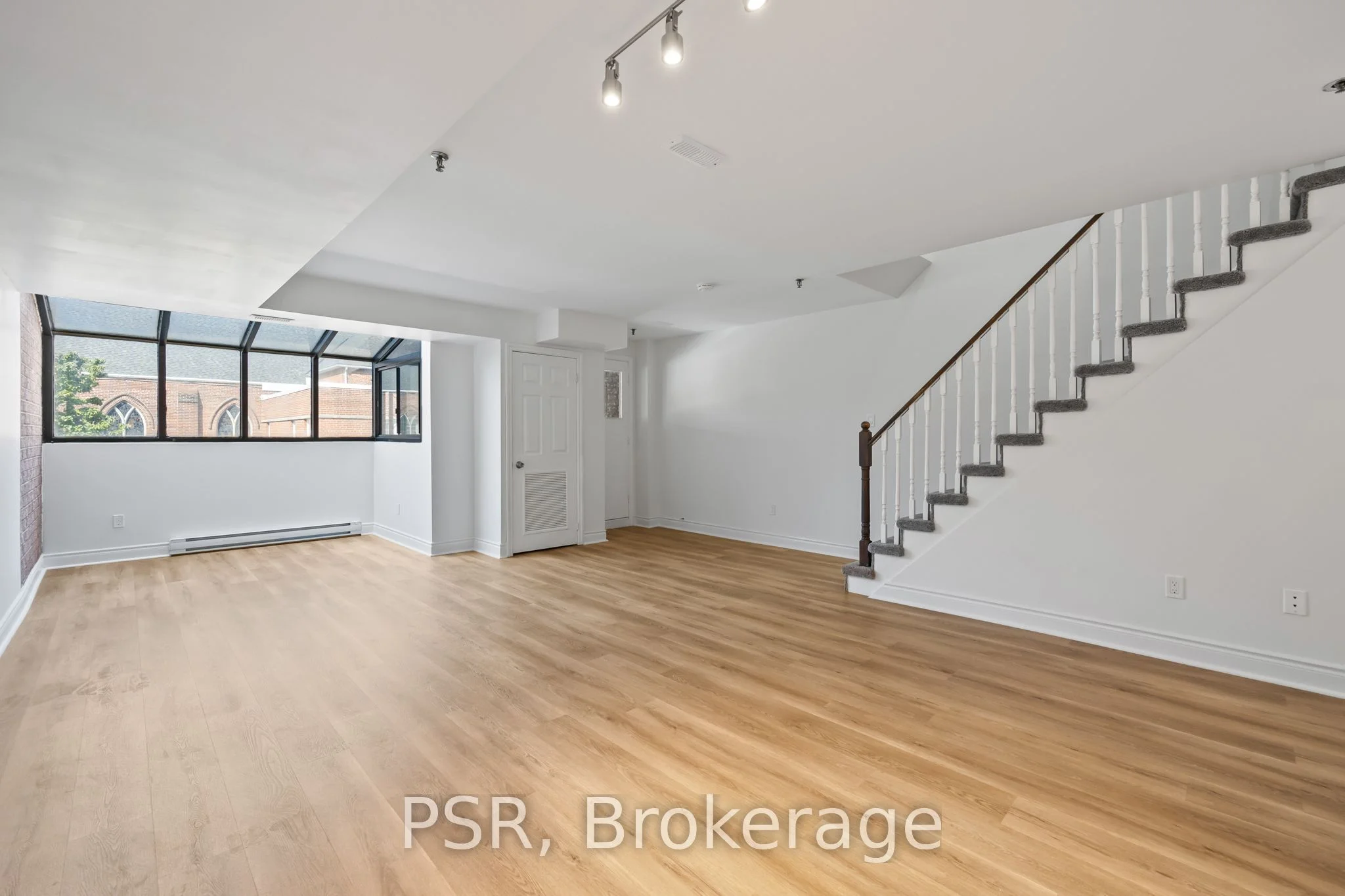 3314 Yonge Street 6, Toronto C04, ON M4N 2M4