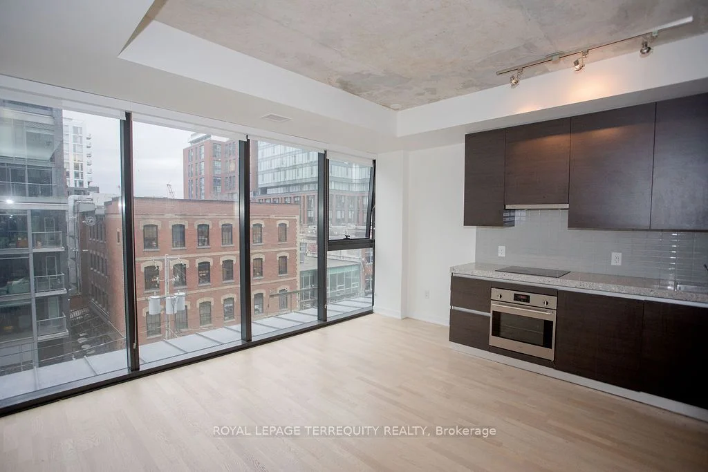 629 King Street W 425, Toronto C01, ON M5V 0G9