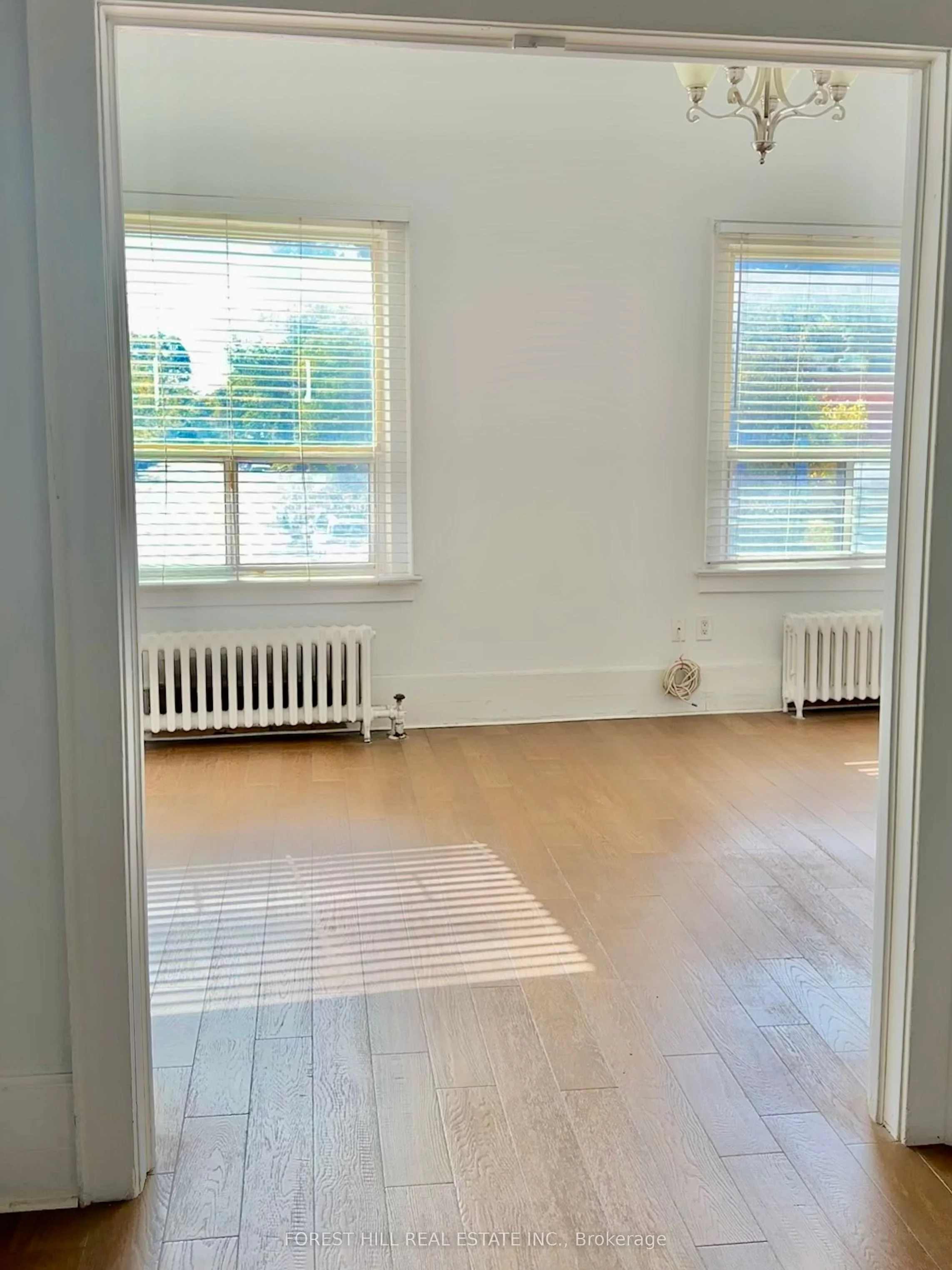 280 Eglinton Avenue W Unit 1 on 2nd floor, Toronto C03, ON M4R 1B2