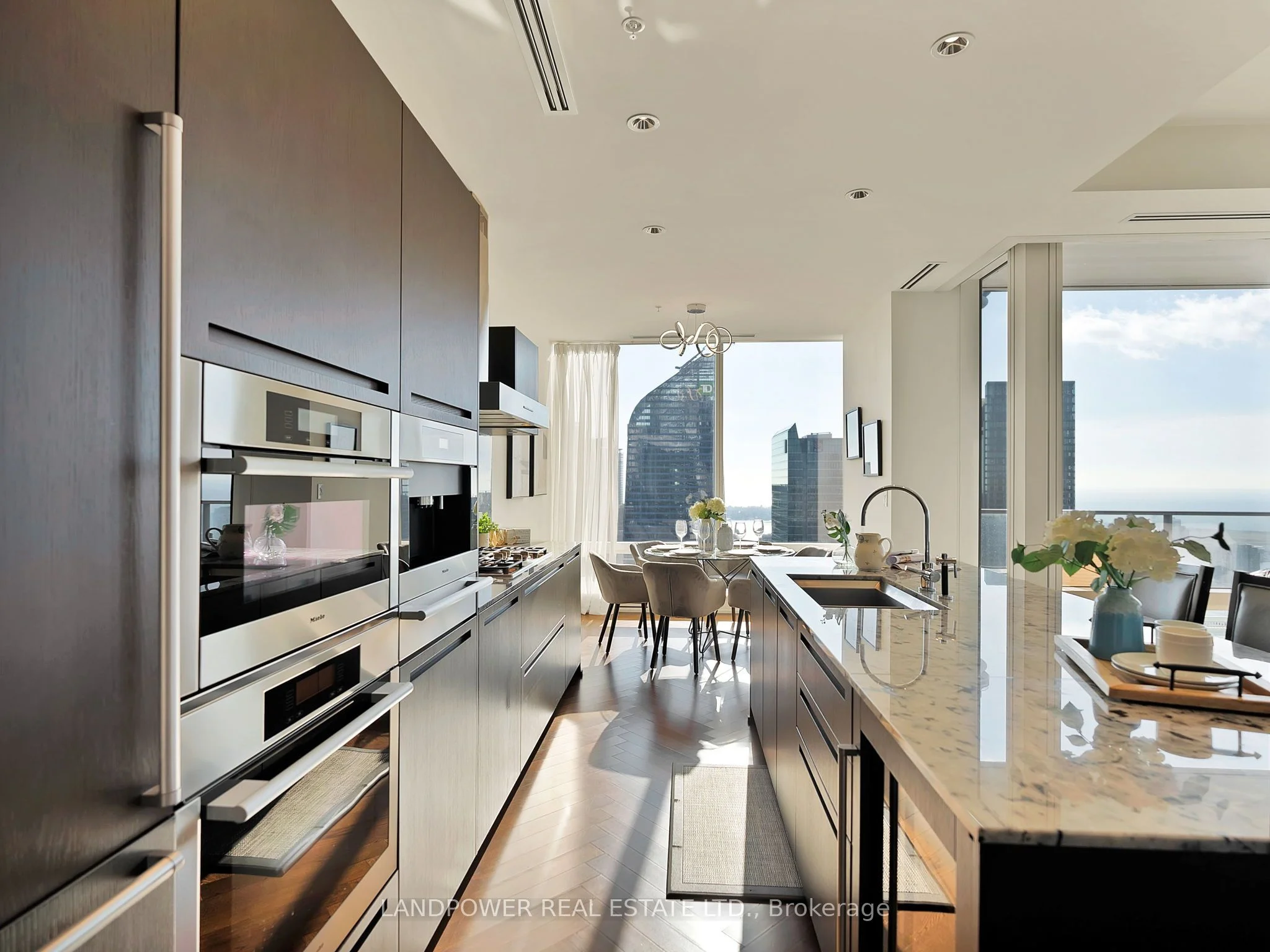 180 University Avenue 5101, Toronto C01, ON M5H 0A2