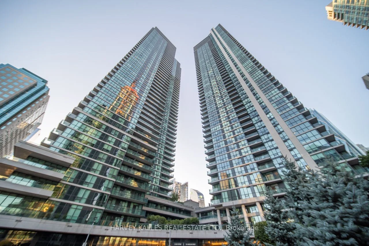33 Bay Street 4003, Toronto C01, ON M5J 2Z3