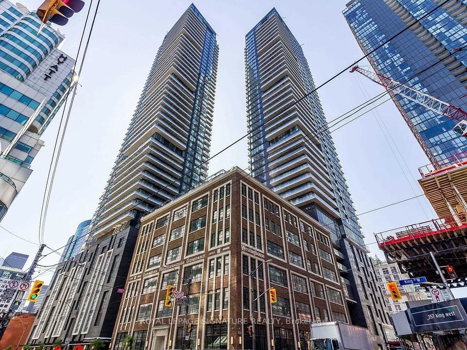 115 Blue Jays Way 4807, Toronto C01, ON M5V 0N4