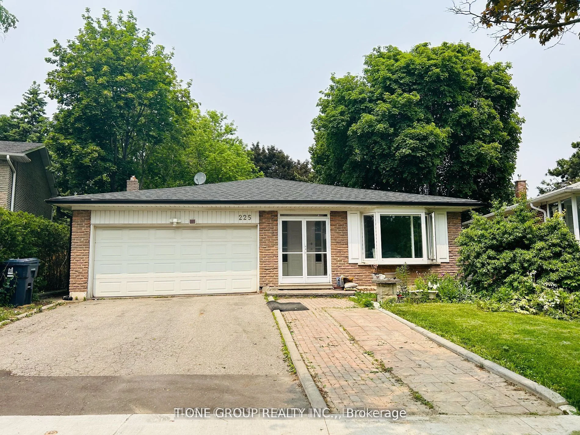 225 Kingslake Road Main & Basement, Toronto C15, ON M2J 3G9