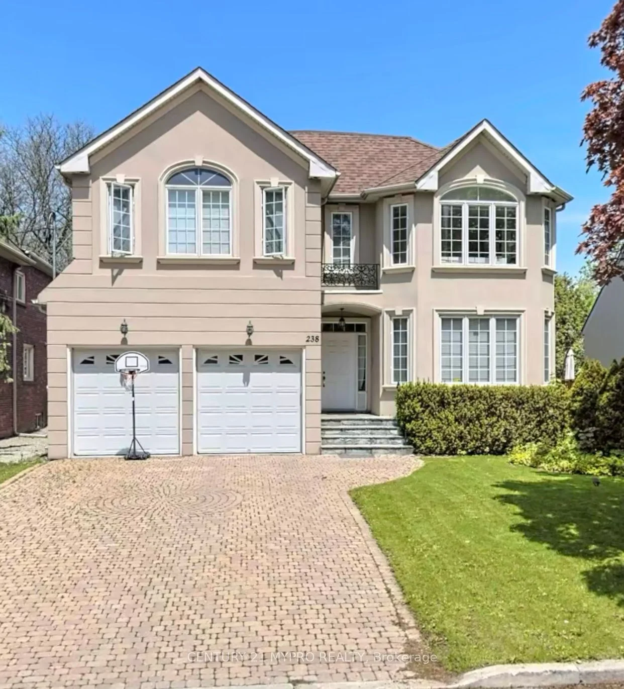 238 Poyntz Avenue, Toronto C07, On M2n 1j7