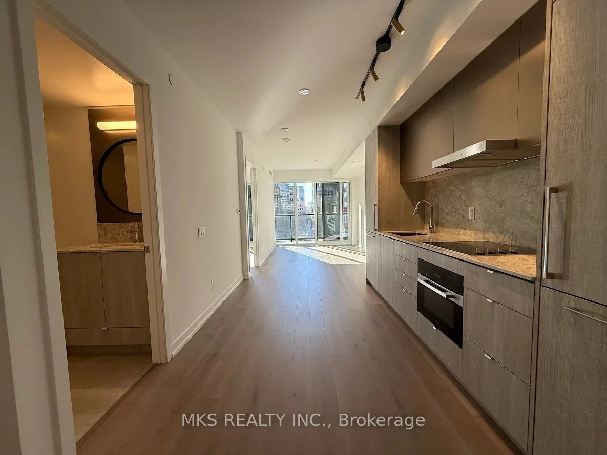 771 Yonge Street 801, Toronto C02, ON M4W 2G4