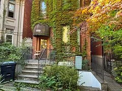 588 Spadina Avenue Bsmt, Toronto C01, ON M5S 2H2