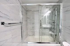 15 Greenview Avenue 311, Toronto C07, ON M2M 4M7