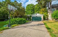 15 Artinger Court, Toronto C13, On M3b 1j9