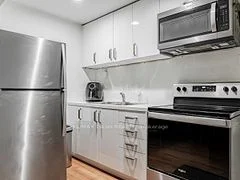 661 Huron Street 201, Toronto C02, ON M5R 2R8