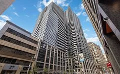 25 Carlton Street 1311, Toronto C08, ON M5B 1L4