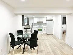 2 Pannahill Road Room 2, Toronto C06, ON M3H 4N3