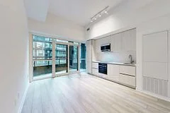 110 Broadway Avenue 411, Toronto C10, ON M4P 1V7