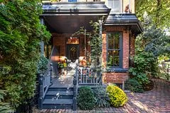 270 Carlton Street, Toronto C08, ON M5A 2L3