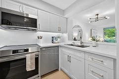 398 Eglinton Avenue E 503, Toronto C10, ON M4P 3H8
