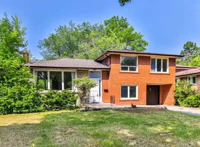 104 Maxome Avenue, Toronto, On M2m 3k4