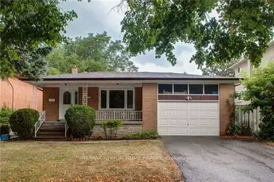 106 Maxome Avenue, Toronto, On M2m 3k4