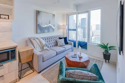 Condo Apartment in Toronto