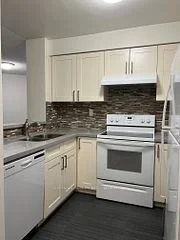 942 Yonge Street 414, Toronto C02, ON M4W 3S8
