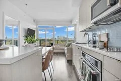 181 Bedford Road 1403, Toronto C02, ON M5R 0C2