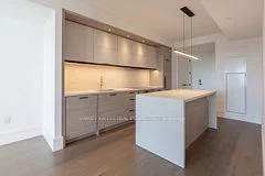 215 Lonsdale Road 705, Toronto C03, ON M4V 1W7
