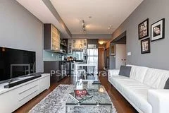 33 Lombard Street 2201, Toronto C08, On M5c 3h8