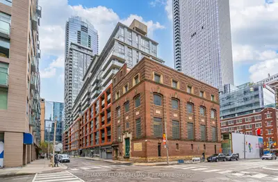 Condo Apartment in Toronto
