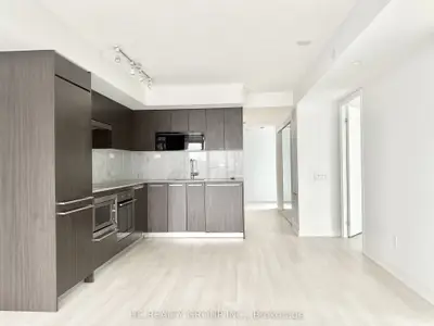 70 Queens Wharf Road 609, Toronto C01, ON M5V 0J9