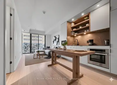 Condo Apartment in Toronto