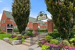 1353 Bayview Avenue U01, Toronto C11, ON M4G 3A5