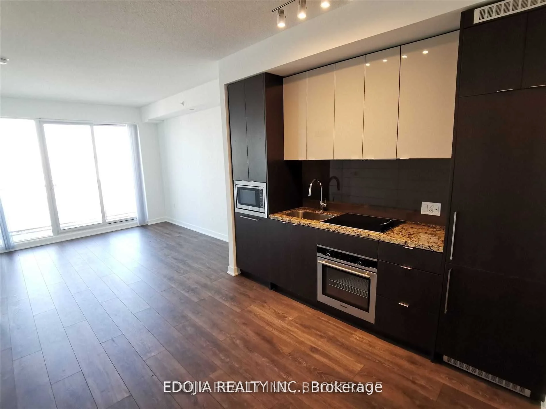 125 Blue Jays Way 4706, Toronto, On M5v 0n5