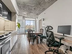 20 Minowan Miikan Lane Street W 904, Toronto C01, ON M6J 1M3