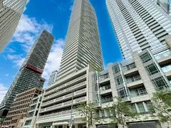 2221 Yonge Street 3206, Toronto C10, ON M4S 2B4