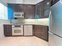 53 York Mills Road 612, Toronto C12, On M2p 1b6