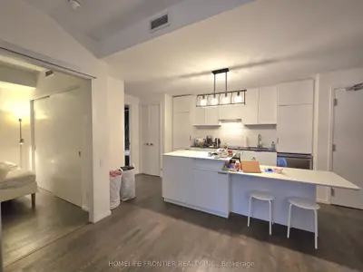 Condo Apartment in Toronto