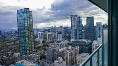 89 Mcgill Street 3206, Toronto C08, ON M5B 1H5