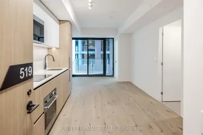 Condo Apartment in Toronto