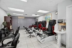 655 St Clair Avenue W, Toronto, On M6c 1a7