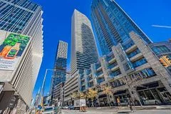 2221 Yonge Street 2505, Toronto C10, ON M4S 2B4