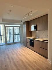 120 Broadway Avenue 1814, Toronto C10, On M4p 1v6